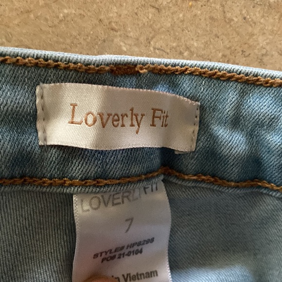 Cute ripped Jeans! - Picture 3 of 8